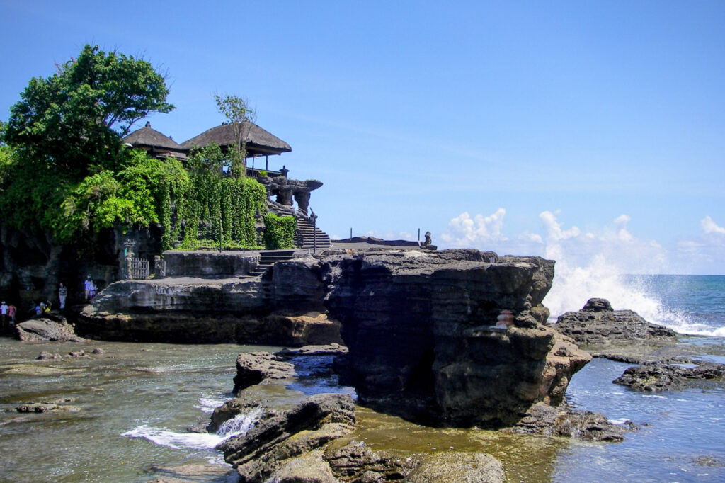 Purah tanah lot sea temple bali indonesia